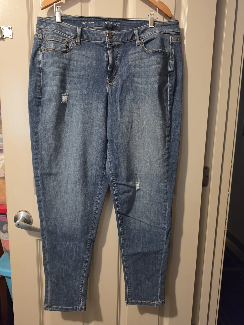 Lane Bryant Relaxed Boyfriend Jeans in Medium Wash Blue Sz 18